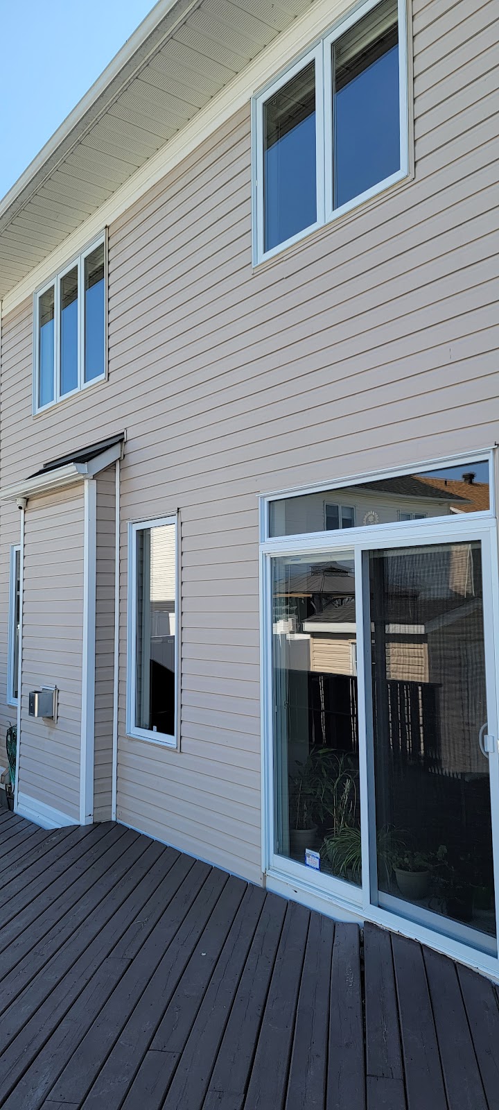 Cleaning Champ Window Cleaning | 36 Privé Bonfield, Ottawa, ON K4A 5E2, Canada | Phone: (613) 451-5321