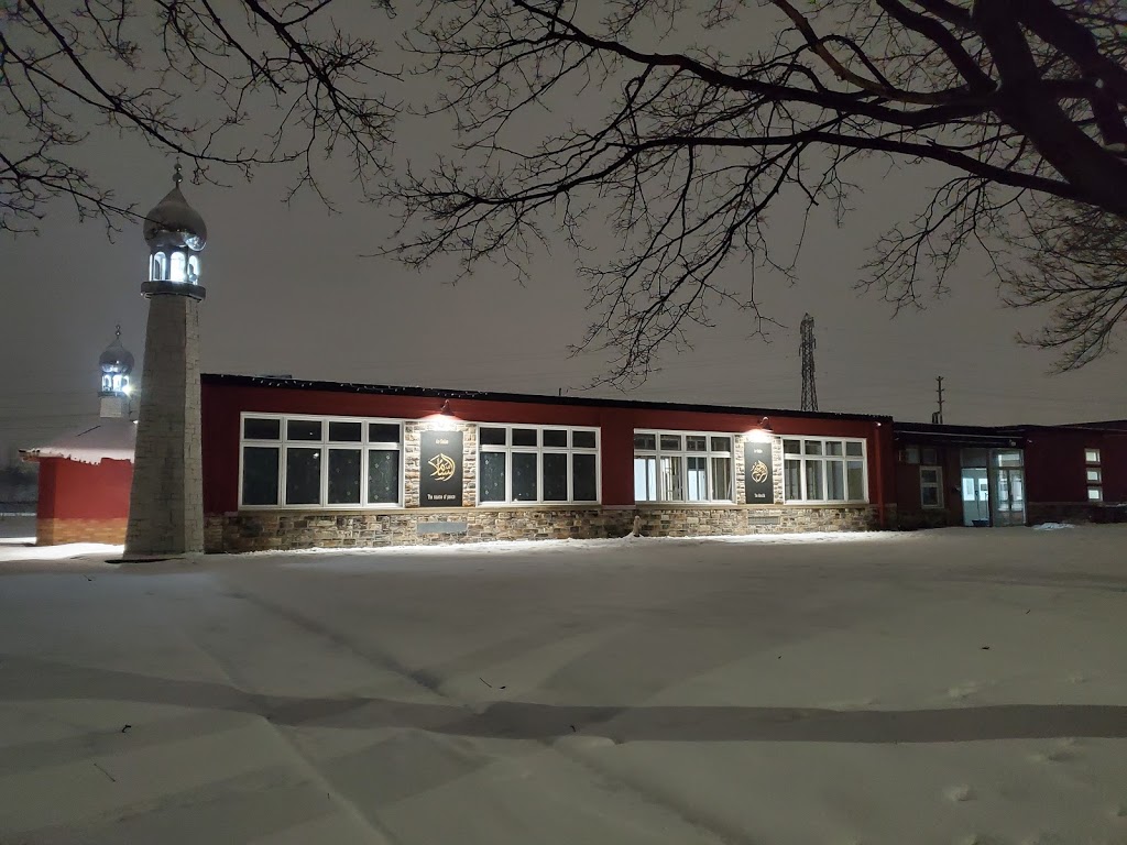 Bait ul Ehsaan Mosque - Ahmadiya | 1957 Head Ave, Windsor, ON N8W 1V7, Canada | Phone: (519) 256-4166