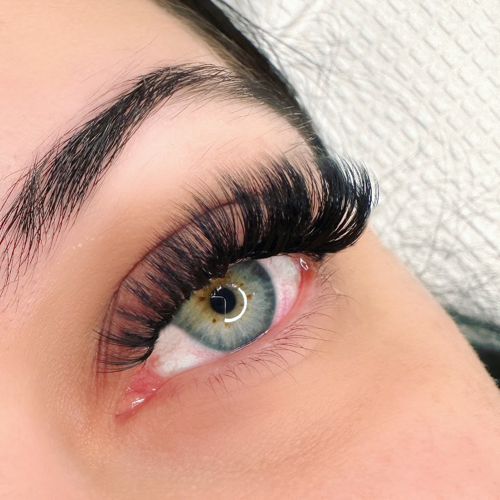 Ilashbeauties | 1059 Upper James St, Hamilton, ON L9C 3A6, Canada | Phone: (905) 921-3804