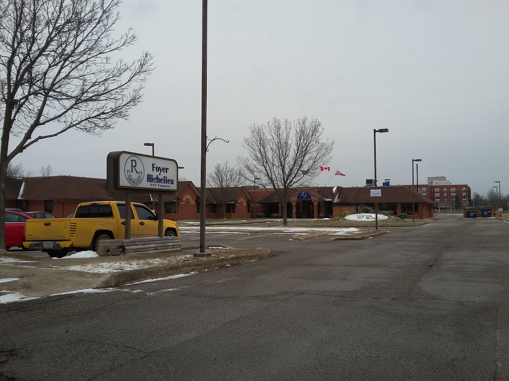 Foyer Richelieu Welland Inc | 655 Tanguay Ave, Welland, ON L3B 6A1, Canada | Phone: (905) 734-1400