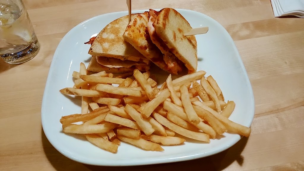 Boston Pizza | 194A Chain Lake Dr, Halifax, NS B3S 1C5, Canada | Phone: (902) 450-0450