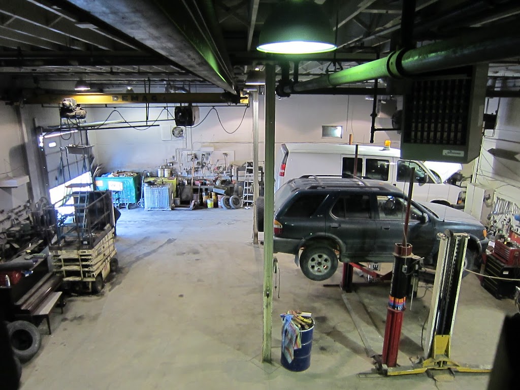 Shaws Auto Service And Parts Ltd | 595 Berry St, Winnipeg, MB R3H 0S2, Canada | Phone: (204) 783-2633