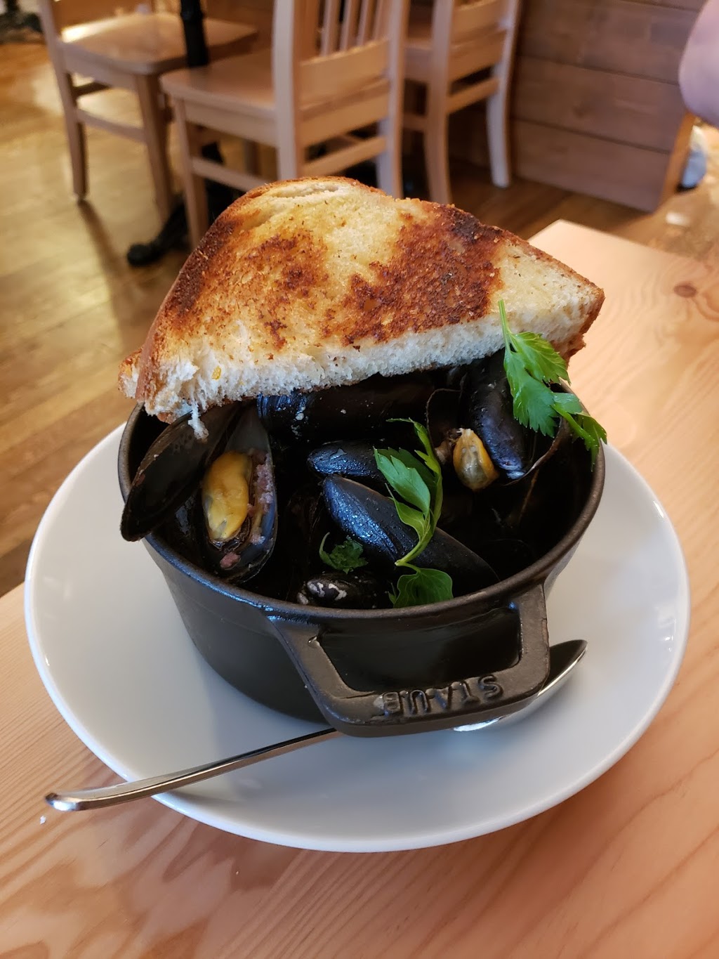 Waalflower Kitchen & Cocktails | 24 4 St NE, Calgary, AB T2E 3R7, Canada | Phone: (587) 349-9008