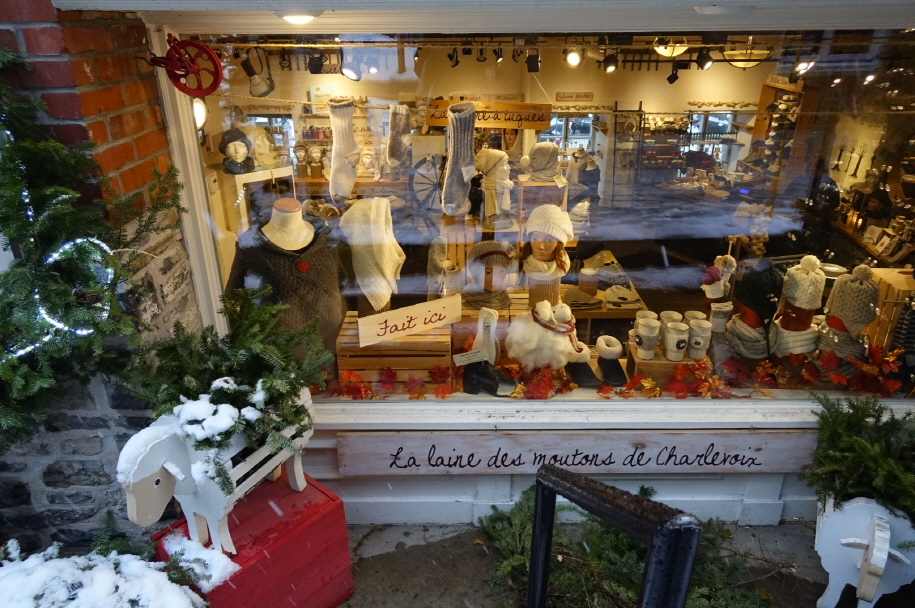 Charlevoix Pure Laine | 61.5 Rue du Petit Champlain, Québec, QC G1K 4H5, Canada | Phone: (418) 692-7272