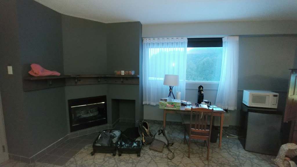Helene Mouton Massotherapie | 2396 Rue Labelle, Mont-Tremblant, QC J8E 1T8, Canada | Phone: (819) 425-5891