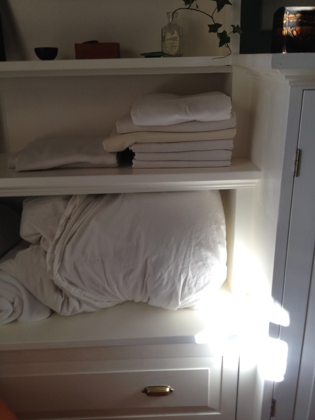 Much Kneaded Massage | 2210 18a St SW, Calgary, AB T2T 4W4, Canada | Phone: (403) 816-5897