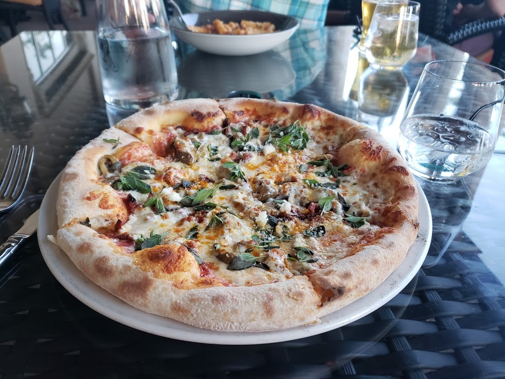 Two Sisters Vineyards | 240 John St E, Niagara-on-the-Lake, ON L0S 1J0, Canada | Phone: (905) 468-0592