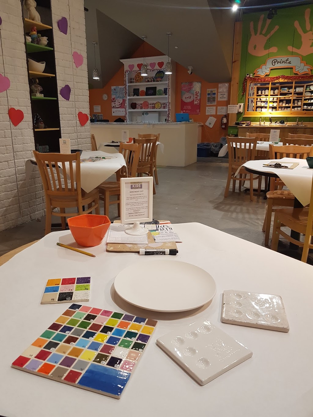 Color Me Mine | 100 Bayshore Dr, Nepean, ON K2B 8C1, Canada | Phone: (613) 828-1888