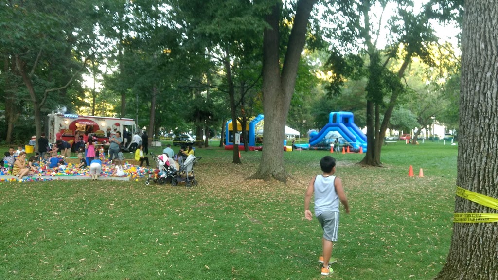 Heroes Park | Boulevard Beaconsfield, Beaconsfield, QC H9W 3V1, Canada | Phone: (514) 872-0311