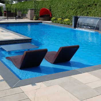 Piscine Boisbriand | 1547 Rue Joinville, Laval, QC H7P 5S9, Canada | Phone: (450) 434-4181