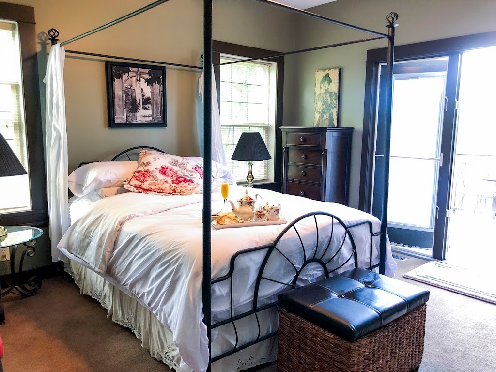 Wolf Creek Bed & Breakfast | 262030, Township Rd 422, AB T4J 1R3, Canada | Phone: (403) 357-6686