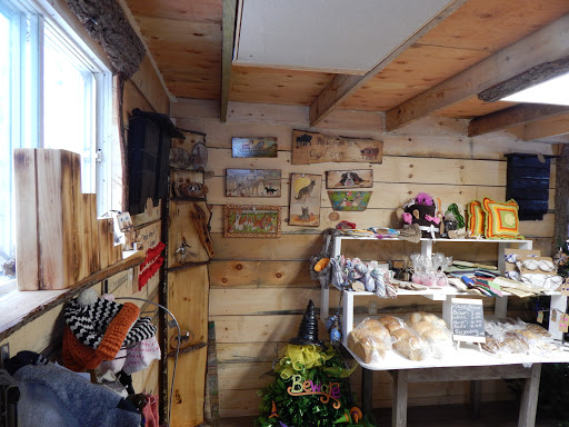 Crafty Treasures and Baked Goods | 118 New Canaan Rd, Kentville, NS B4N 4K1, Canada | Phone: (902) 760-1584