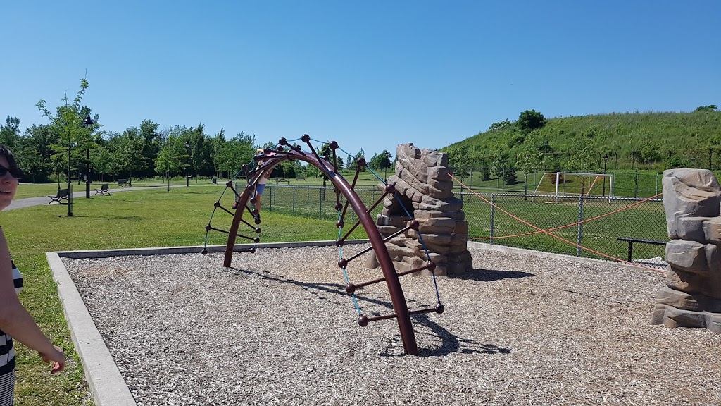Carlos-DAlcantara Park | 5508 Rue de Contrecoeur, Montréal, QC H1K 0H3, Canada | Phone: (514) 872-0311