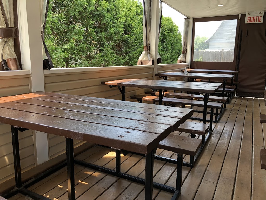 Cantine Ste-Helene | 374 4e Avenue, Sainte-Hélène-de-Bagot, QC J0H 1M0, Canada | Phone: (450) 791-2645