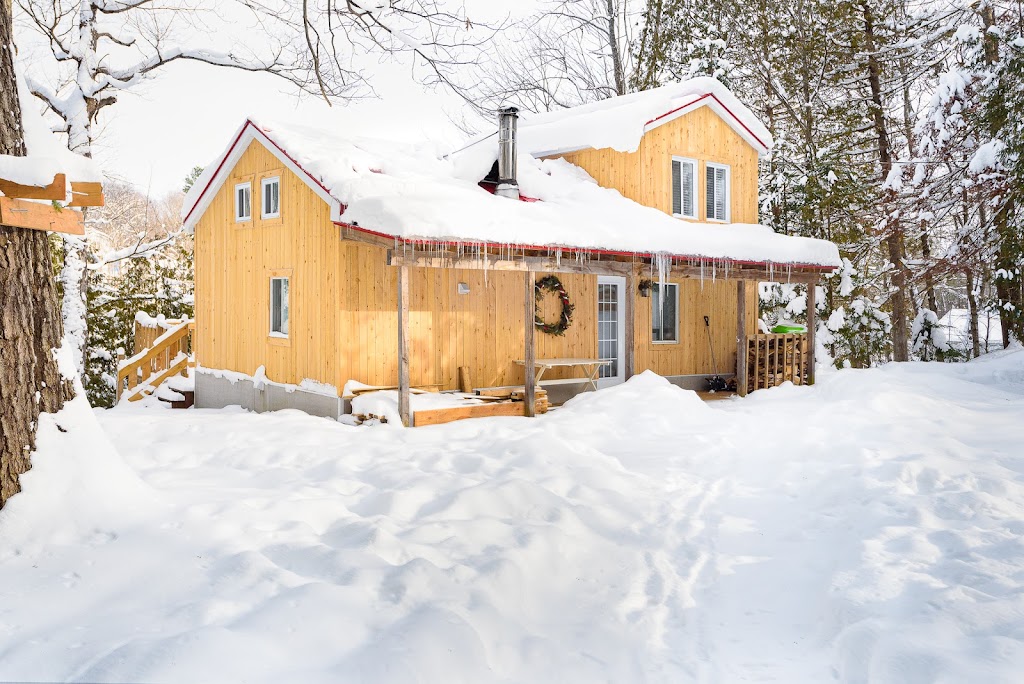 Chalets Chez lécureuil rêveur | 412 Rue du Lac Desnoyers, Saint-Calixte, QC J0K 1Z0, Canada | Phone: (514) 589-3465