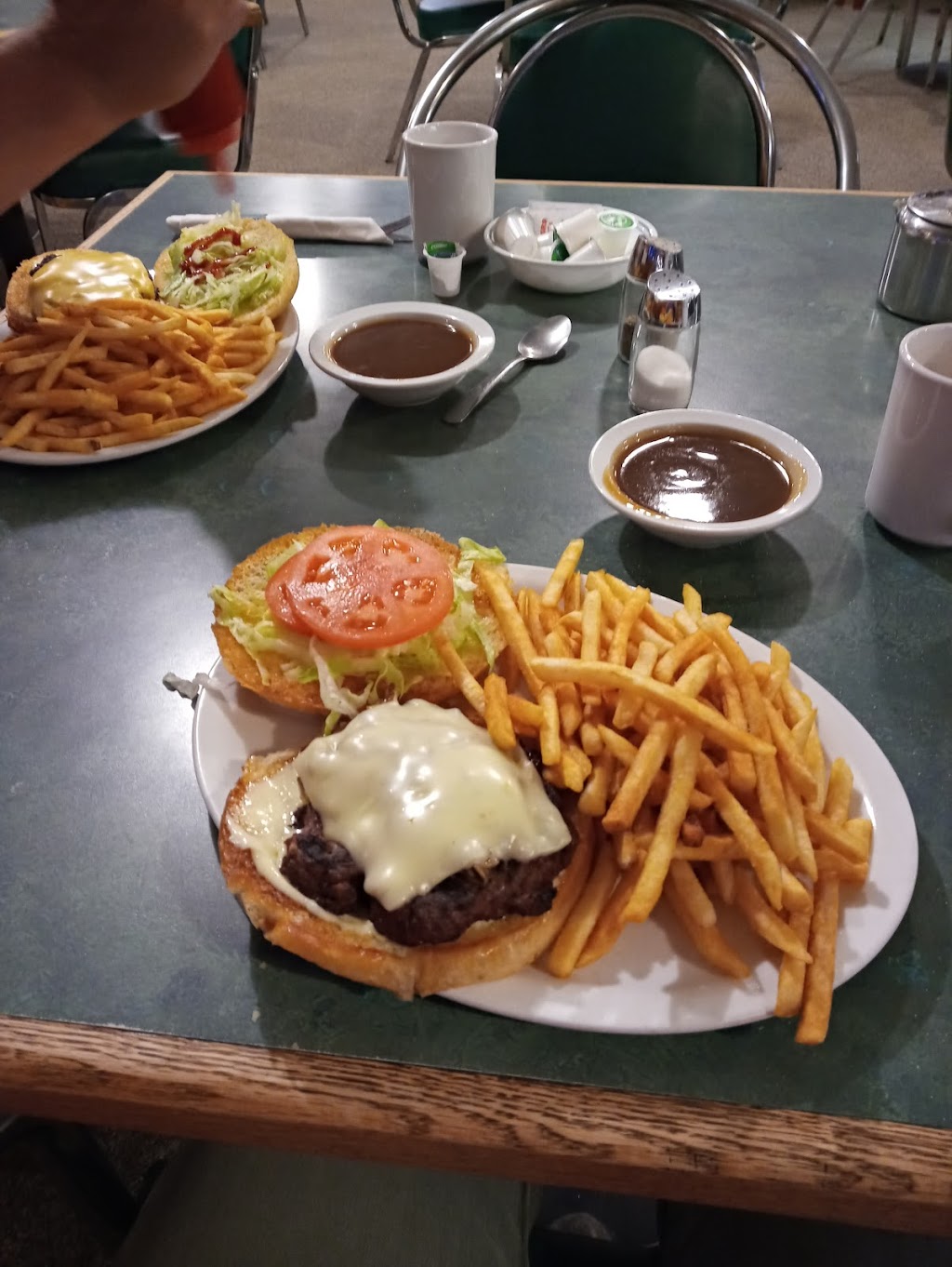 Cedar Pizza & Steak House | 4203 53 St, Forestburg, AB T0B 1N0, Canada | Phone: (780) 582-4150