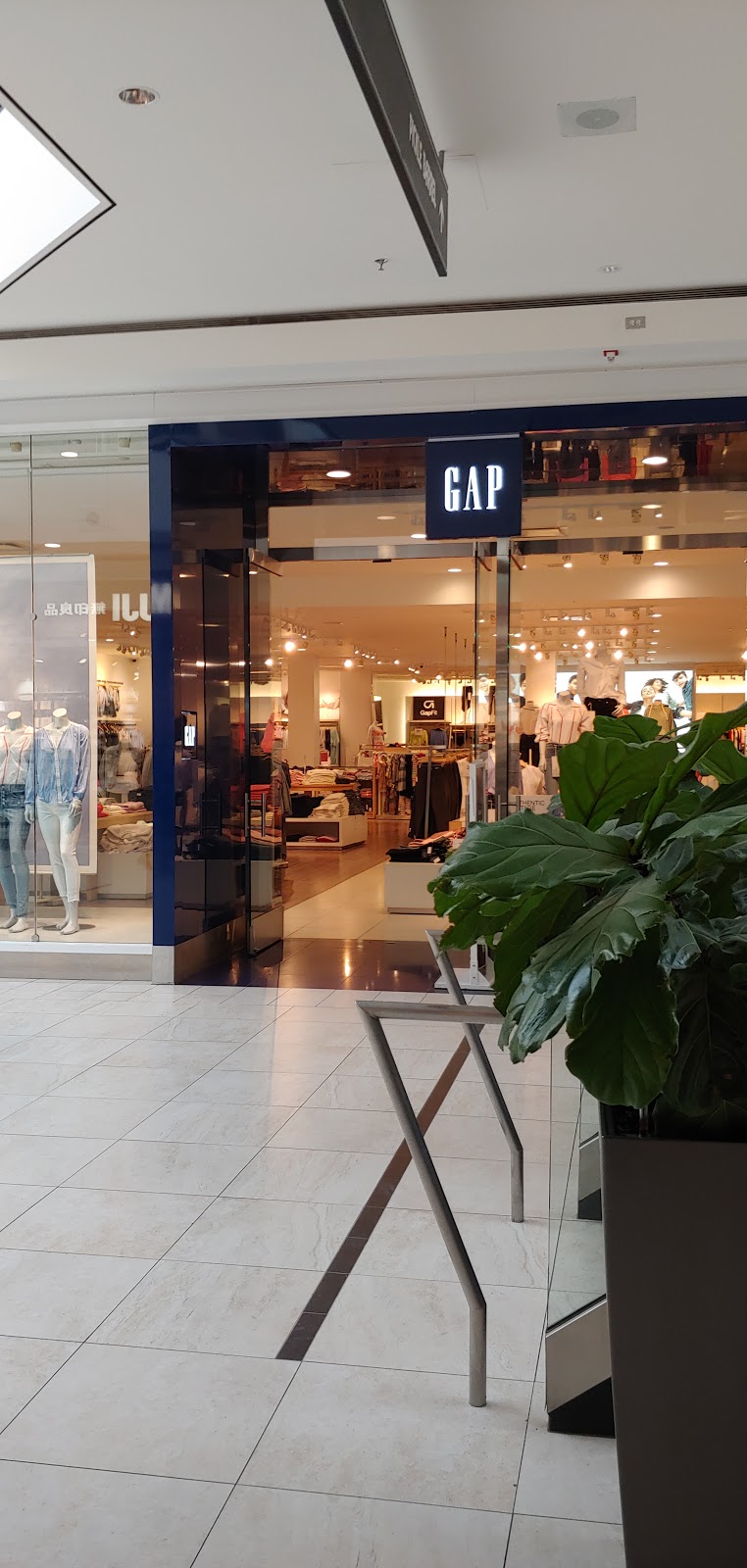 Gap | 5000 Hwy 7, Markham, ON L3R 4M9, Canada | Phone: (905) 513-6477
