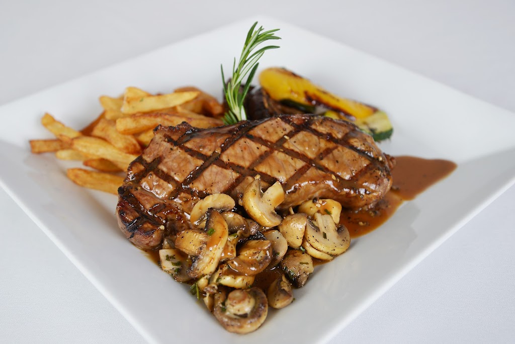 Restaurant & Bar Le Ste Rose | 451 Bd du Curé-Labelle, Fabreville, QC H7P 2P3, Canada | Phone: (450) 625-0707