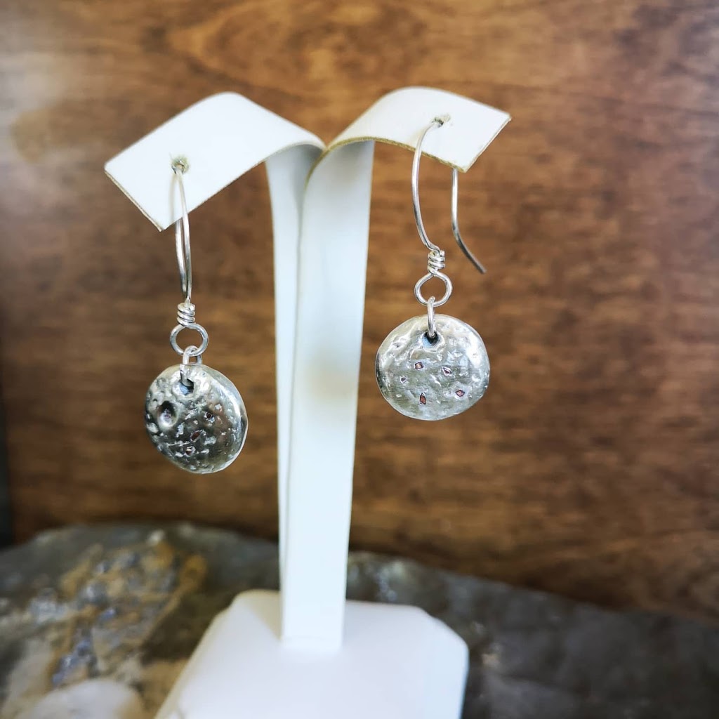 Silverwoodstore | 60 Johnston St, Arnprior, ON K7S 3G1, Canada | Phone: (613) 327-8857