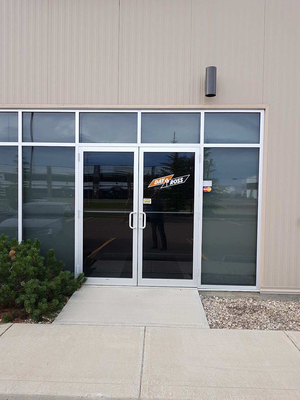 Day & Ross Freight | 7730 Edgar Industrial Ct #3, Red Deer, AB T4P 4E2, Canada | Phone: (866) 329-7677