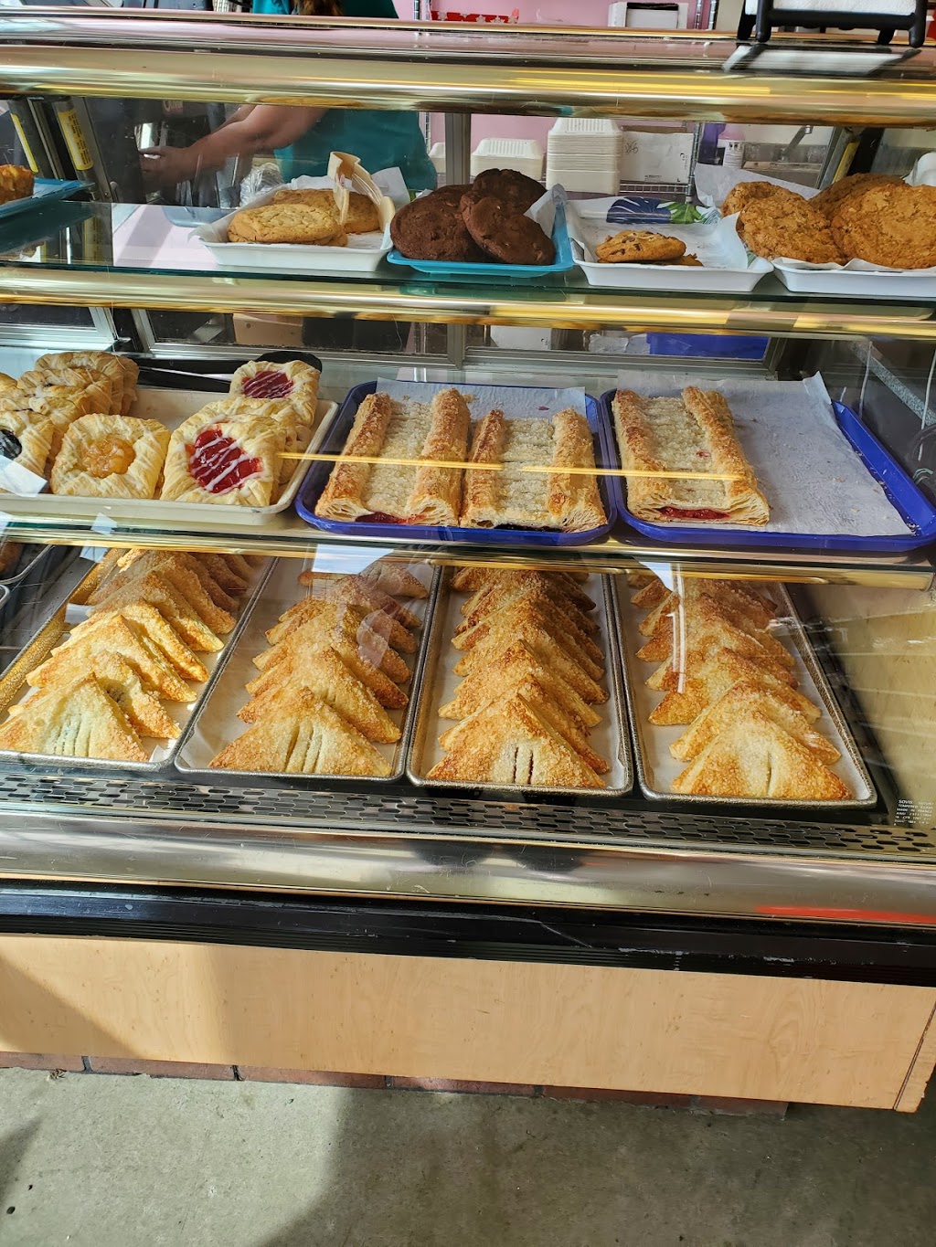 Nana & Papas Bakery Ltd | 897 Island Hwy W #104, Parksville, BC V9P 2E9, Canada | Phone: (250) 586-1162