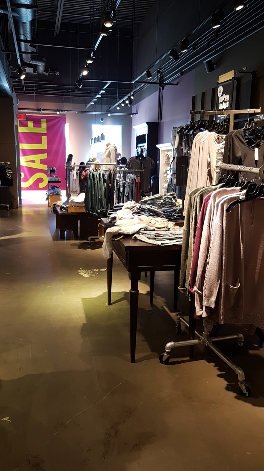 Garage | 805 Boyd Street #E130, New Westminster, BC V3M 5X2, Canada | Phone: (604) 515-7175