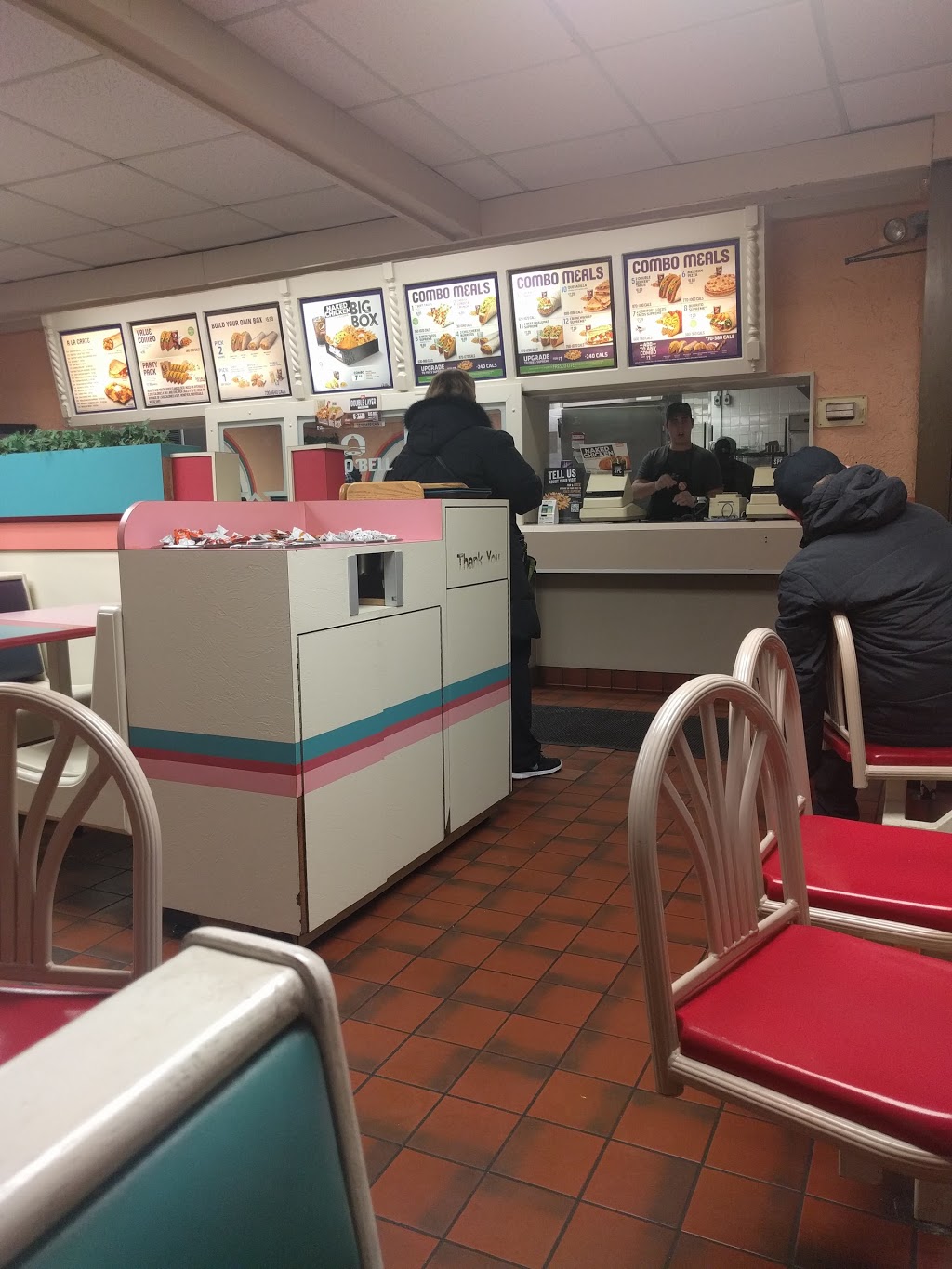 Taco Bell | 744 Queenston Rd, Hamilton, ON L8G 1A4, Canada | Phone: (905) 573-0733