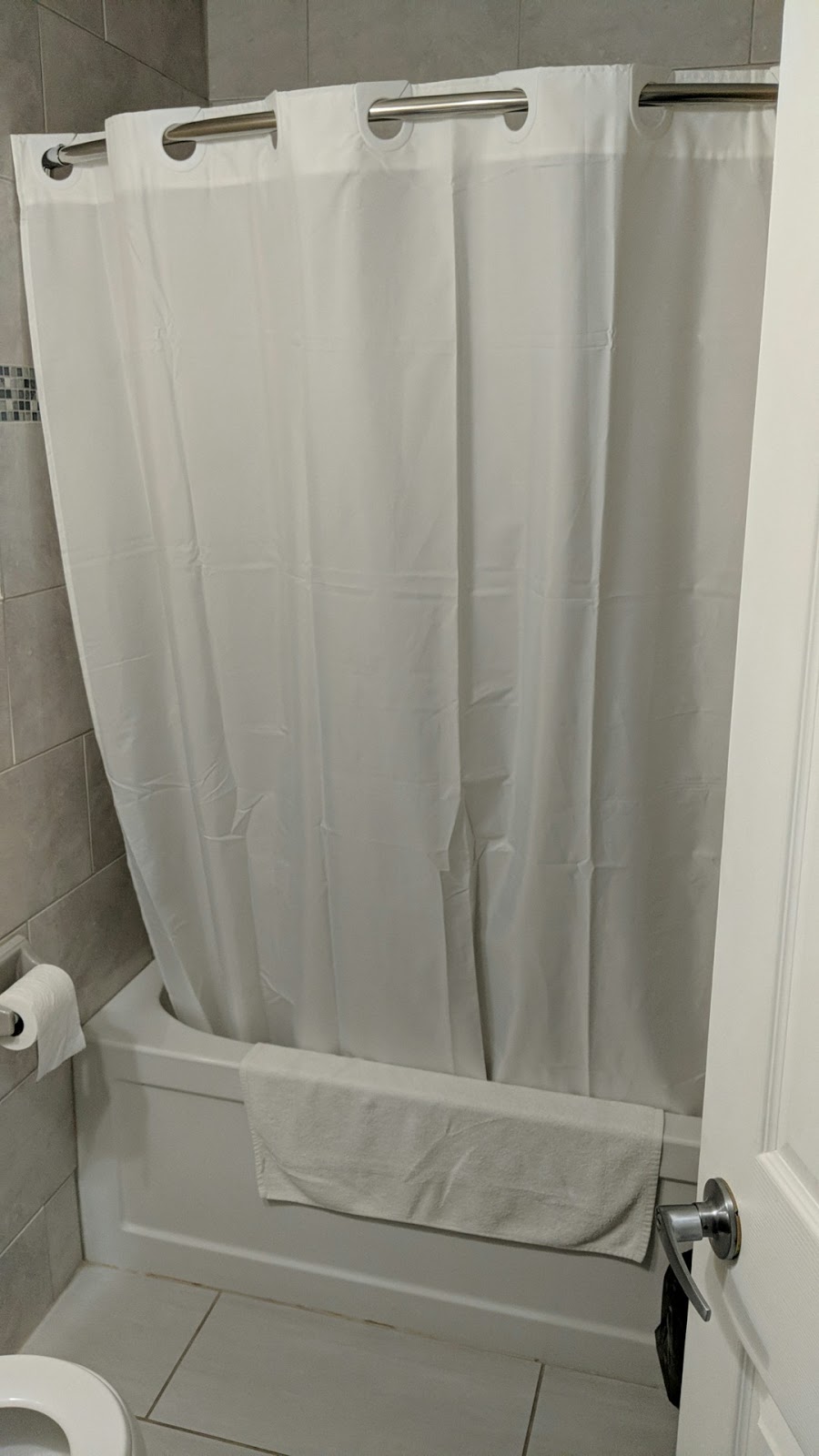 Embassy Motel | 4521 King St E, Kitchener, ON N2P 2G2, Canada | Phone: (519) 653-3176