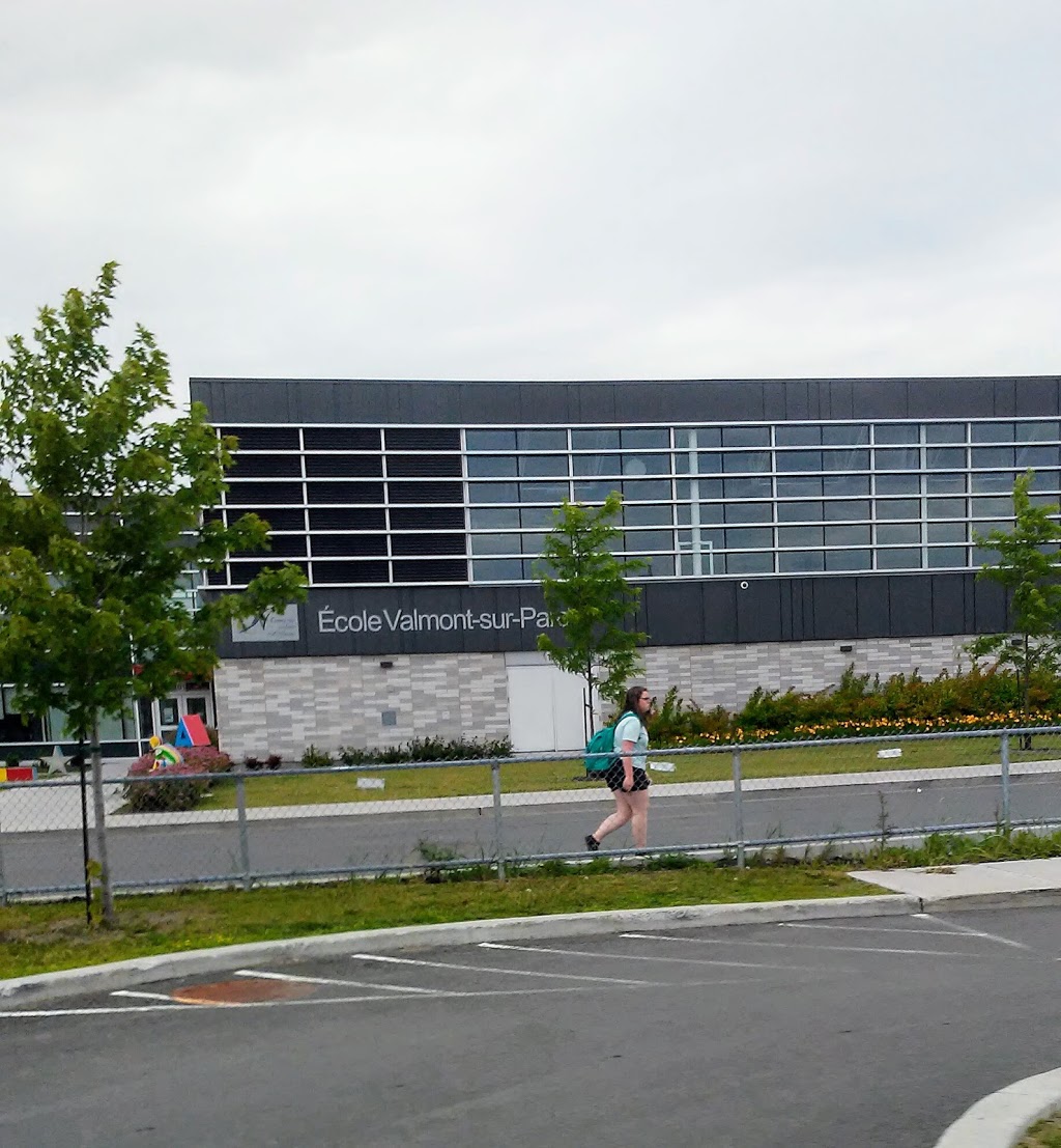 Primary School Valmont-Sur-Parc | 1155 Boulevard Basile-Routhier, Repentigny, QC J5Y 4C5, Canada | Phone: (450) 492-3769