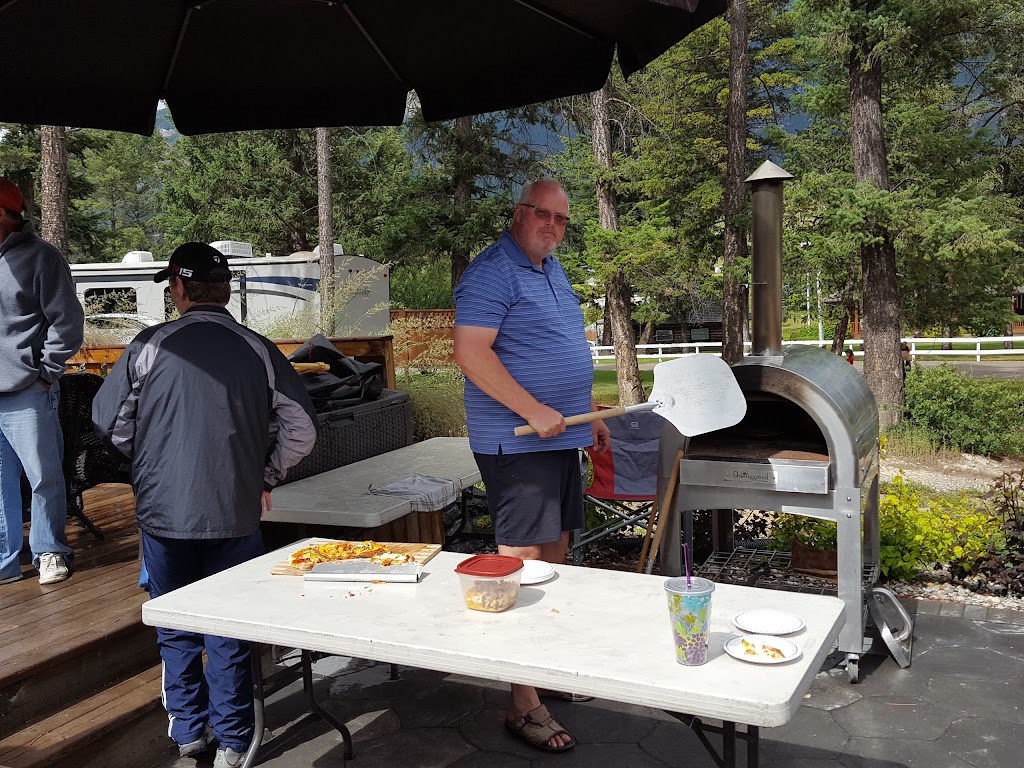 Valleys Edge Resort | 4868 Riverview Dr, Edgewater, BC V0A 1E0, Canada | Phone: (403) 540-6601
