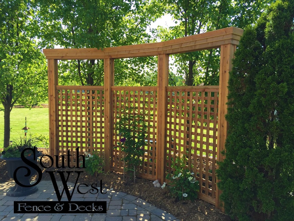 Southwest Fence & Decks | 1808 London Line, Sarnia, ON N7W 1A1, Canada | Phone: (519) 337-4222