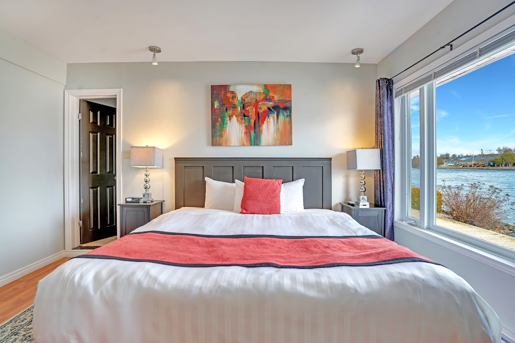 The Waters Edge Inn | 149 Queen St, Campbellford, ON K0L 1L0, Canada | Phone: (705) 653-4470