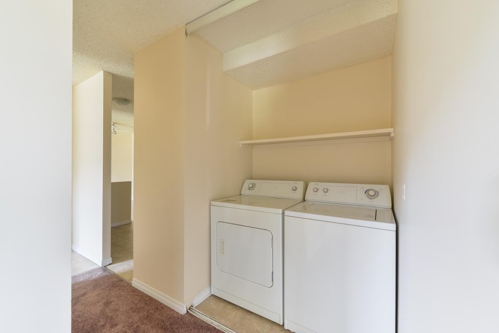 Westridge Manor | 17117 75 Ave NW, Edmonton, AB T5T 2P7, Canada | Phone: (780) 413-9251