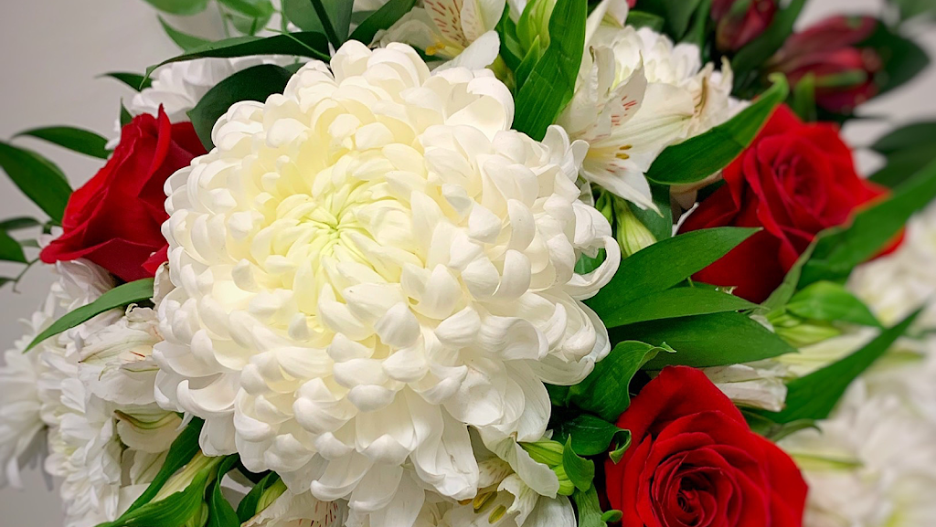 Green Florist | 2900 Steeles Ave E Unit 14, Thornhill, ON L3T 4X1, Canada | Phone: (905) 881-8206