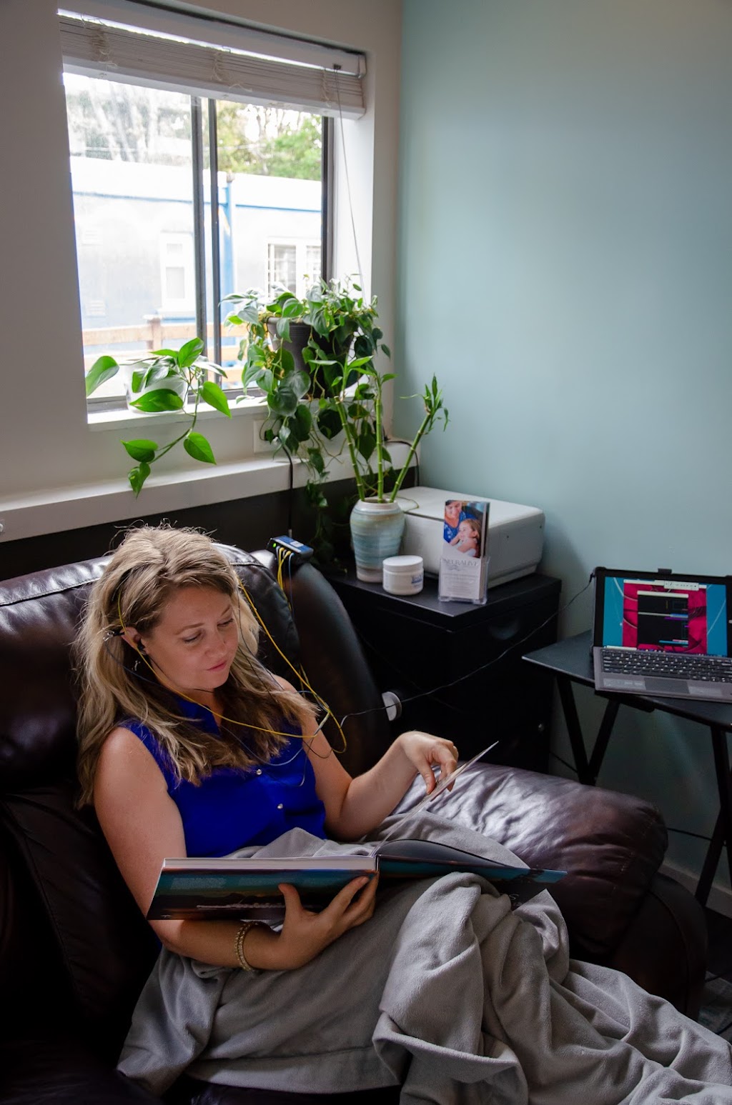 NeurAlive Counselling & Neurofeedback Westshore | 2843 Peatt Rd, Langford, BC V9B 3V5, Canada | Phone: (250) 389-2819
