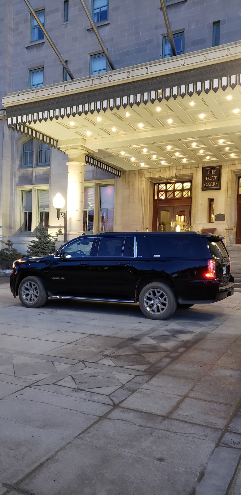 Hollywood Limousine Service Inc | 6-943 Kapelus Dr, West Saint Paul, MB R4A 5A4, Canada | Phone: (204) 999-1860