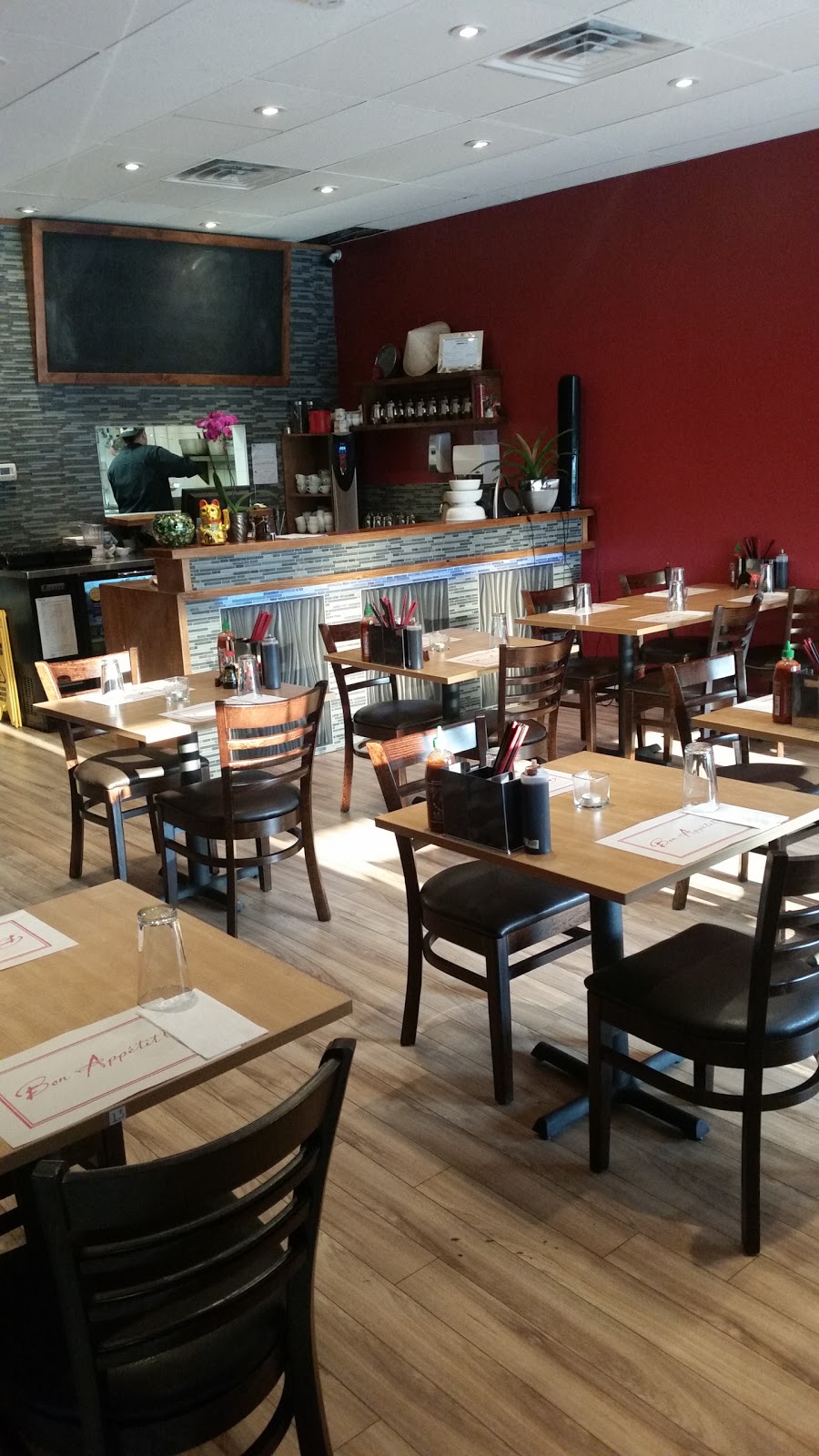 Île Pho | 4 Rue Belmont, Gatineau, QC J9H 6J5, Canada | Phone: (819) 682-4746