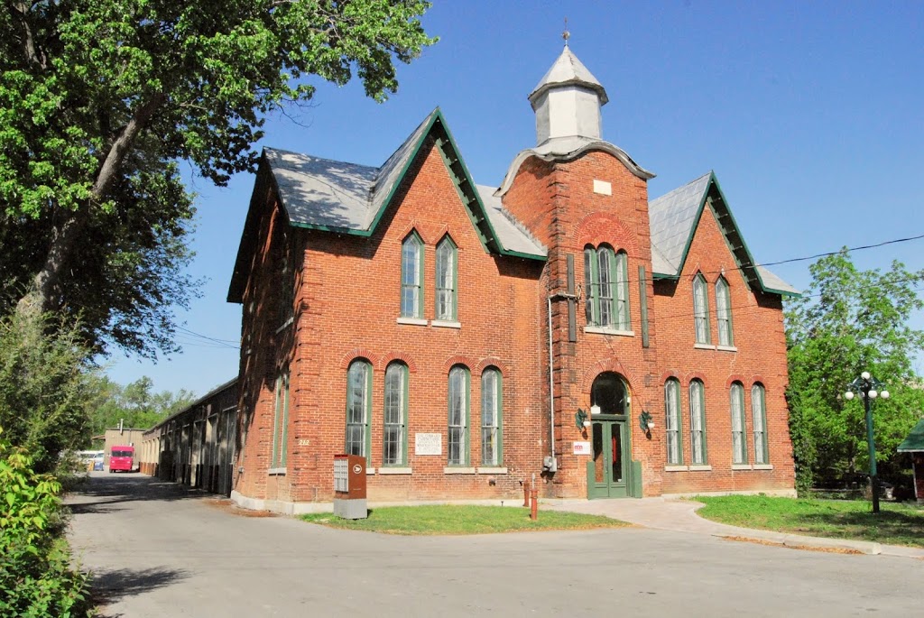 Houard Contracting | 135 College St, Deseronto, ON K0K 1X0, Canada | Phone: (613) 847-0366