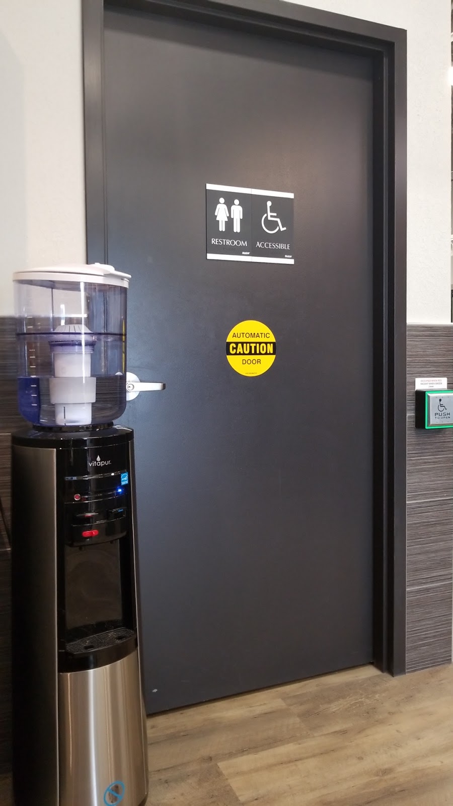 Chatters Hair Salon | 109 Fanshawe Park Rd E, London, ON N5X 3W1, Canada | Phone: (519) 660-1185