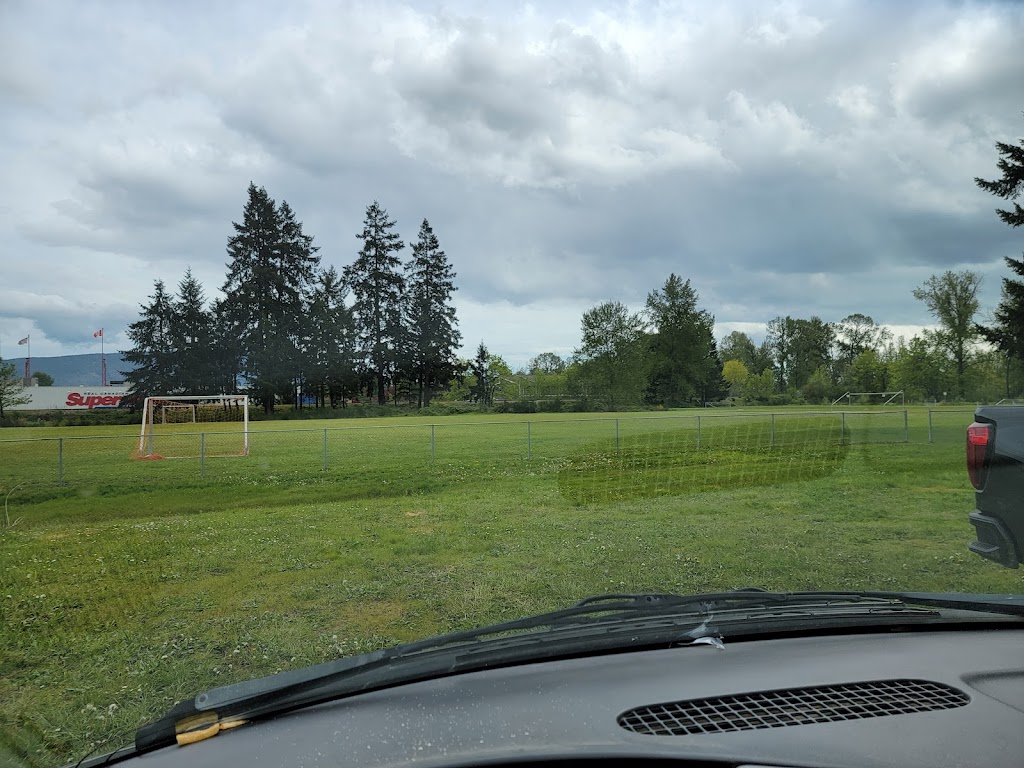 Si’em Lelum Gymnasium | 5574 River Rd, Duncan, BC V9L 6V9, Canada | Phone: (250) 748-1831