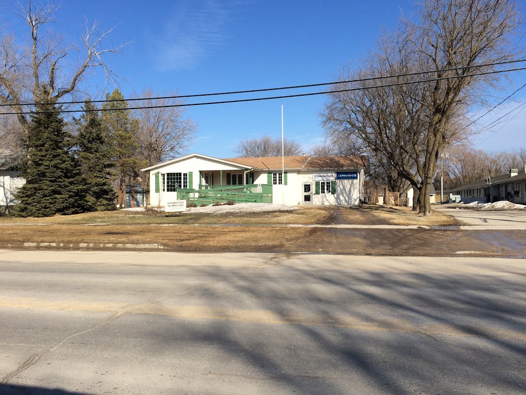 Seine Medical Centre | 94 Principale St, La Broquerie, MB R0A 0W0, Canada | Phone: (204) 424-5575