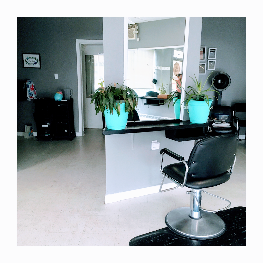 Hair Tracks Salon | 1198 Wecker Dr, Oshawa, ON L1J 3P1, Canada | Phone: (905) 571-0086