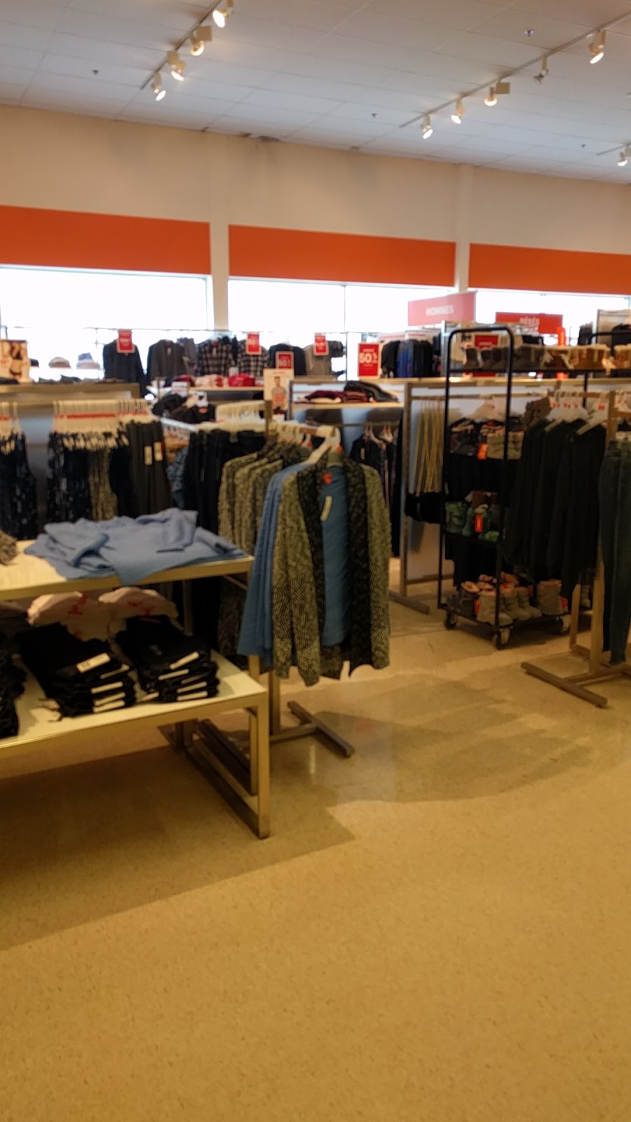 Maxi & Cie | 940 Chemin du Sault, Saint-Romuald, QC G6W 5M6, Canada | Phone: (418) 839-5540