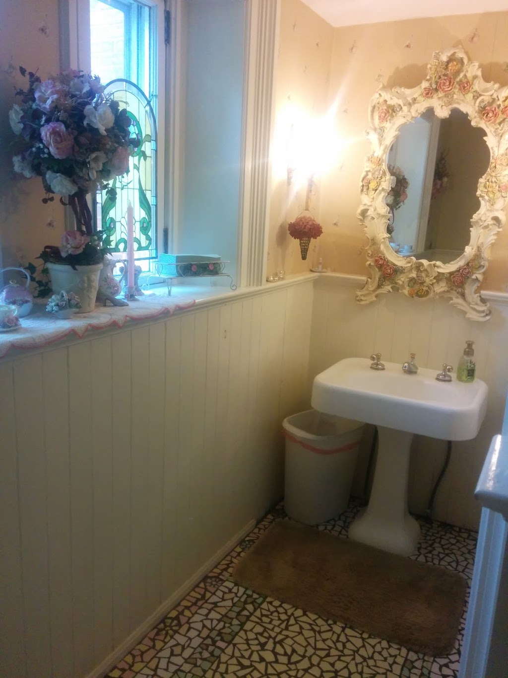 Memories Manor | 613 N Riverside Ave, St Clair, MI 48079, USA | Phone: (810) 329-2800