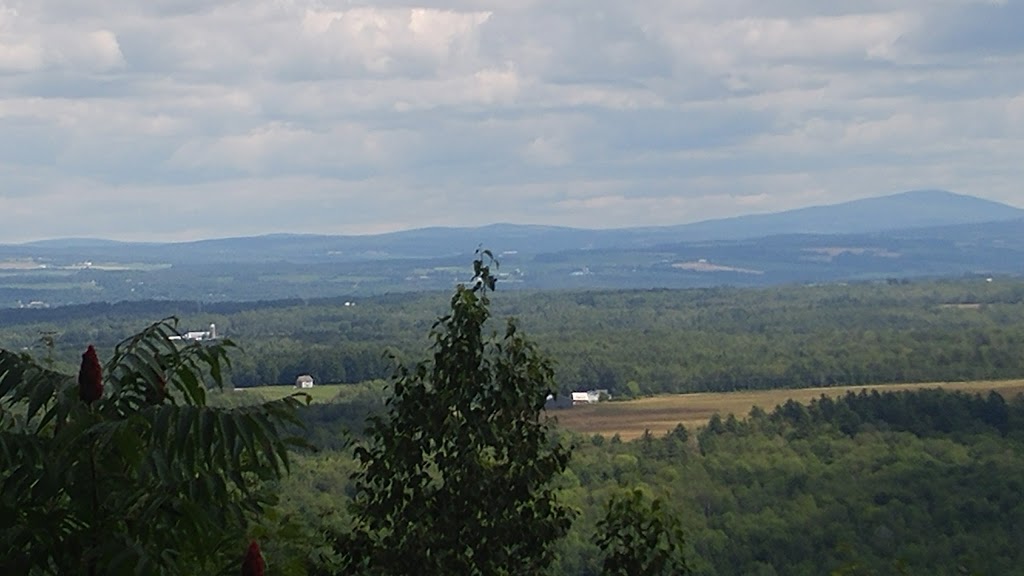 HAMMAK | 33 Chemin de lAuberge, Hatley, QC J0B 2C0, Canada | Phone: (819) 842-4040