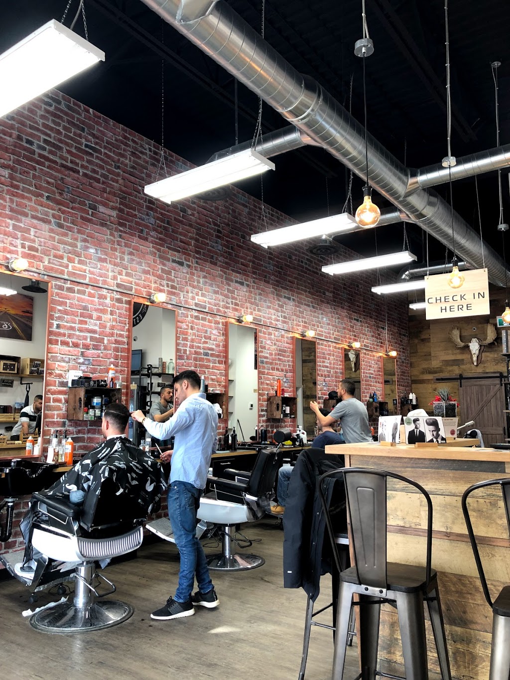 Mr. Barber 2763 119A St SW, Edmonton, AB T6W 3R3, Canada