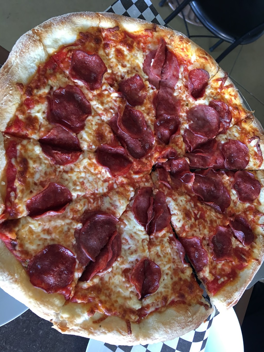 Pizza Cugini | 275 Av Elm, Beaconsfield, QC H9W 2C8, Canada | Phone: (514) 693-3662