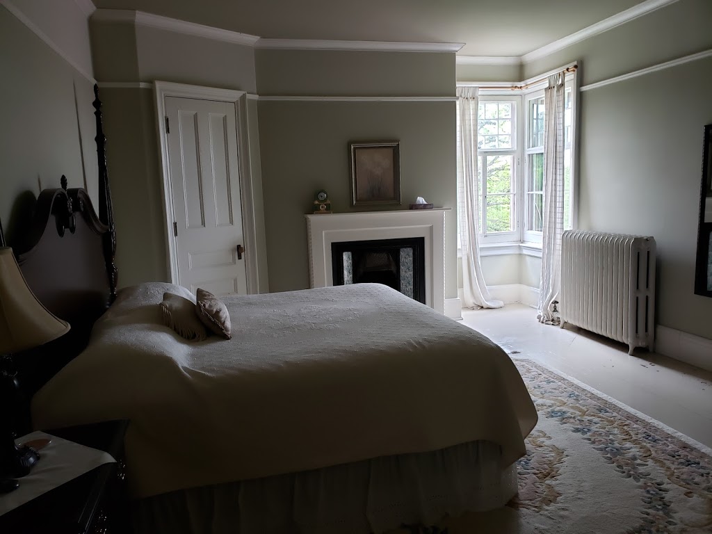 Pinehurst Manor Bed and Breakfast | 39 Carss St, Almonte, ON K0A 1A0, Canada | Phone: (613) 461-0117