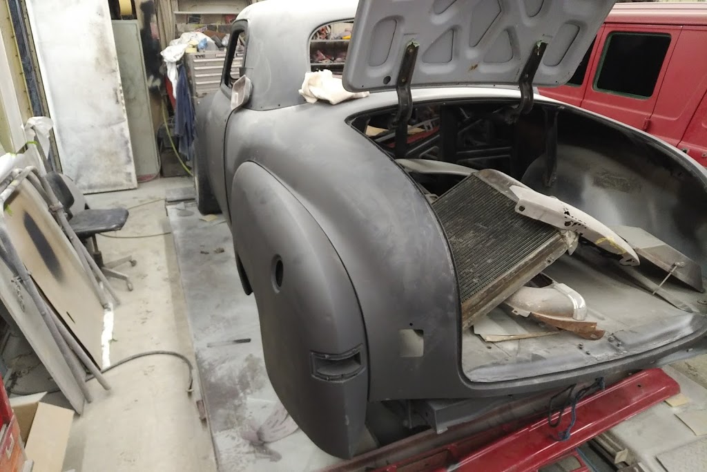 Dezs Paint Shop | 1346 Coker St, Greely, ON K4P 1A1, Canada | Phone: (613) 821-3520