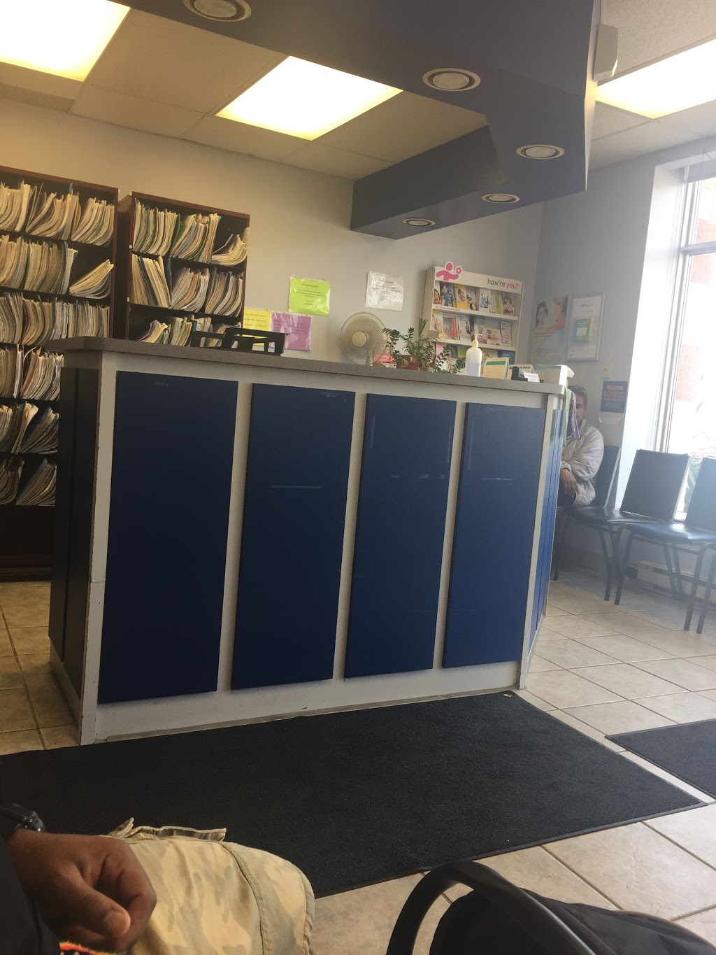 Commissioners Medical Walk In Clinic | 1 Commissioners Rd E, London, ON N6C 5Z3, Canada | Phone: (519) 668-2400